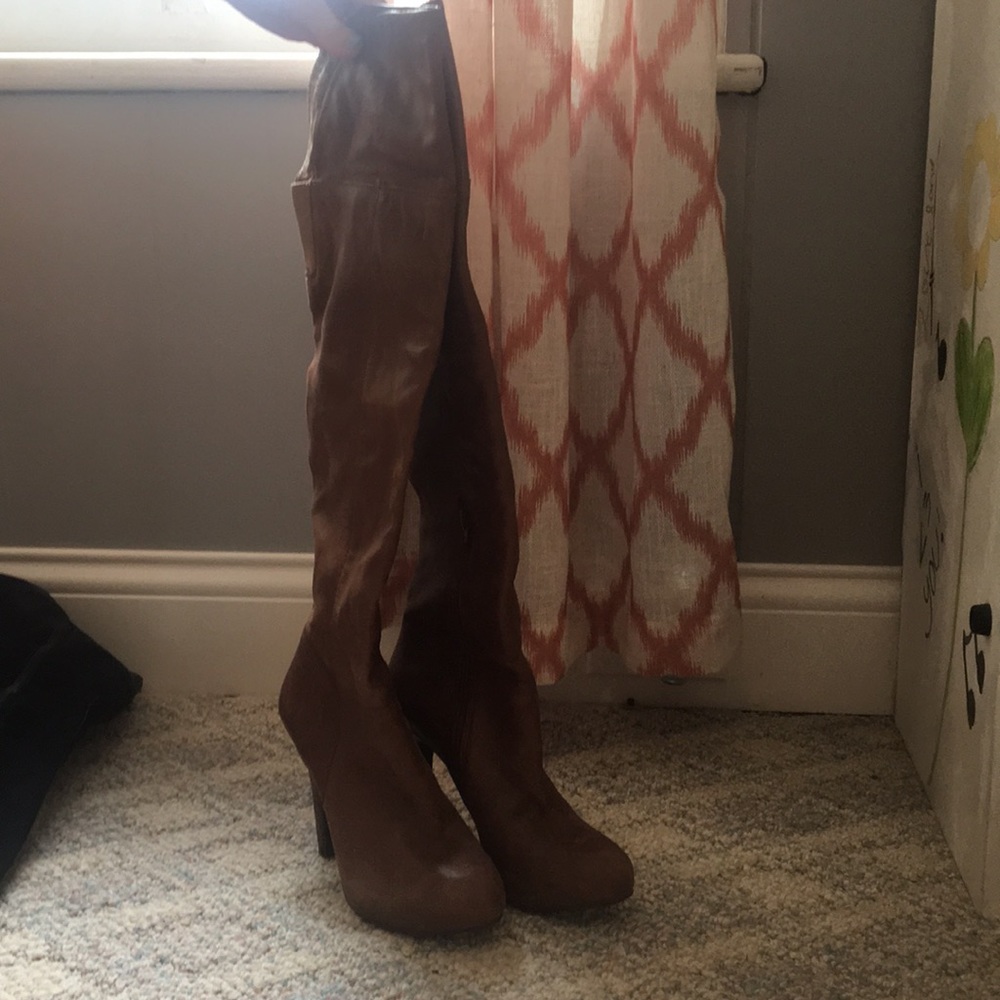 knee high heels